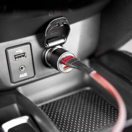 Автомобильное зарядное устройство Volto, черное Автомобильное зарядное устройство Volto, черное