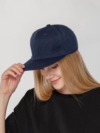 Бейсболка Snapback с прямым козырьком, темно-синяя Бейсболка Snapback с прямым козырьком, темно-синяя