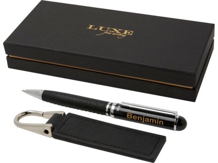 Verse Подарочный набор из шариковой ручки и брелока, черный Verse Подарочный набор из шариковой ручки и брелока, черный