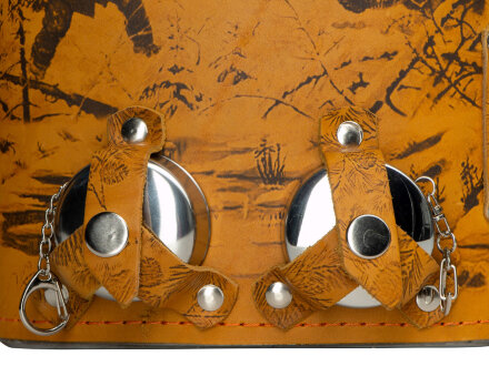 Набор Подарочный: фляга 510/2(рыжая кожа), 1,5 л+ 2 стаканчика+нож Набор Подарочный: фляга 510/2(рыжая кожа), 1,5 л+ 2 стаканчика+нож