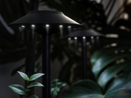 Светильник на солнечной батарее Ufology, темно-серый (графит) Светильник на солнечной батарее Ufology, темно-серый (графит)