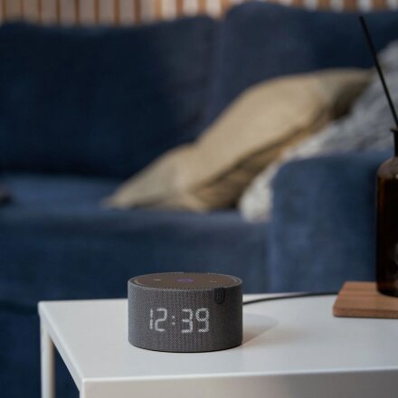 Умная колонка «Новая Яндекс Станция Мини» с часами, черная Умная колонка «Новая Яндекс Станция Мини» с часами, черная