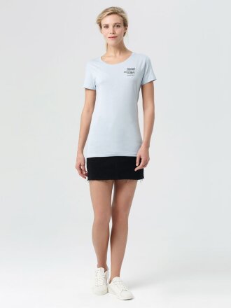 Футболка женская «Женщина хорошеет», голубая Футболка женская «Женщина хорошеет», голубая