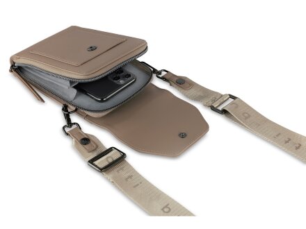 Сумка наплечная BUGATTI Almata, песочная, полиуретан, 11х4х19 см Сумка наплечная BUGATTI Almata, песочная, полиуретан, 11х4х19 см