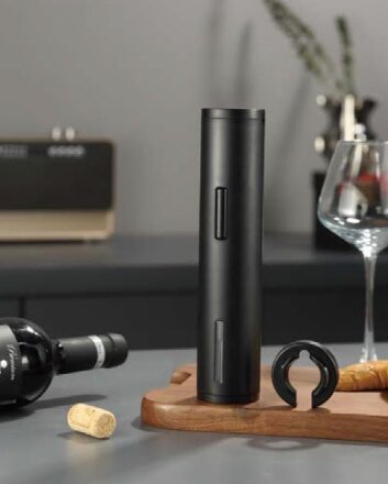Электрический штопор с ножом для фольги Wine Crime, черный Электрический штопор с ножом для фольги Wine Crime, черный