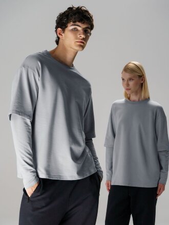 Футболка оверсайз с двойным рукавом Kosmos, светло-серая Футболка оверсайз с двойным рукавом Kosmos, светло-серая