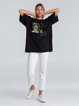 Футболка оверсайз «He is So Pretty. Давид», черная Футболка оверсайз «He is So Pretty. Давид», черная