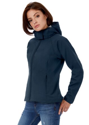 Куртка женская Hooded Softshell черная Куртка женская Hooded Softshell черная