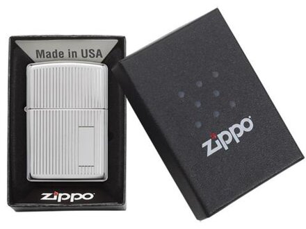 Зажигалка ZIPPO Classic с покрытием High Polish Chrome, латунь/сталь, серебристая, 38x13x57 мм Зажигалка ZIPPO Classic с покрытием High Polish Chrome, латунь/сталь, серебристая, 38x13x57 мм