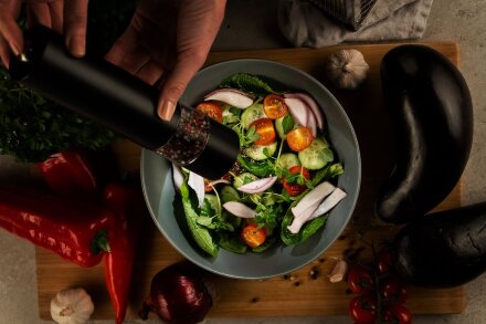 Электрическая мельница для специй Black Mill, белая Электрическая мельница для специй Black Mill, белая