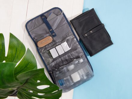 Несессер для путешествий со съемной косметичкой Flat, черный Несессер для путешествий со съемной косметичкой Flat, черный