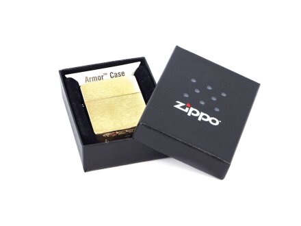 Зажигалка ZIPPO Armor™ с покрытием Brushed Brass, латунь/сталь, золотистая, матовая, 38x13x57 мм Зажигалка ZIPPO Armor™ с покрытием Brushed Brass, латунь/сталь, золотистая, матовая, 38x13x57 мм