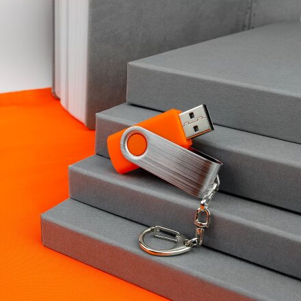 Флешка Twist, оранжевая, 8 Гб Флешка Twist, оранжевая, 8 Гб